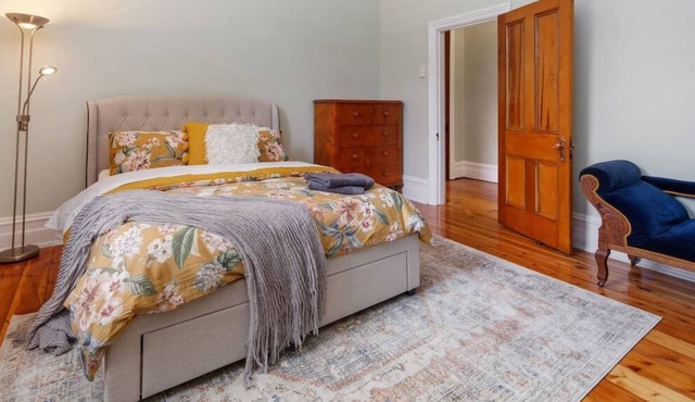 Stanley Stay - 3 Bdrms, sleeps 6, parking, wifi