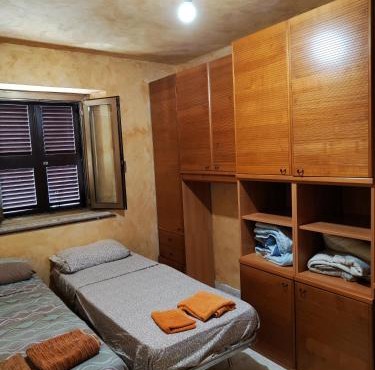 Stanza con Bagno Privato in appartamento condiviso