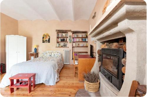 stanza con ingresso indipendente, letto 2 piazze