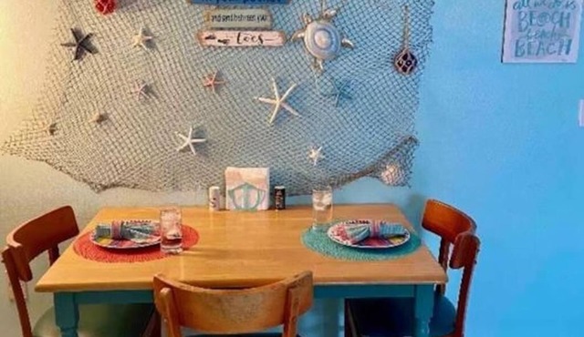 Starfish Studio: Walk to Beach