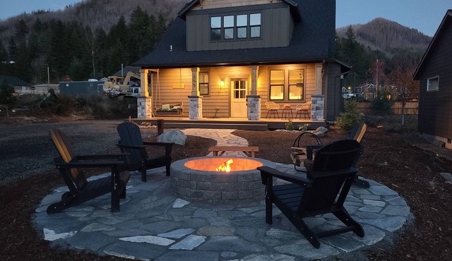 Stargazer Lakehouse - New beautiful home at Detroit Lake