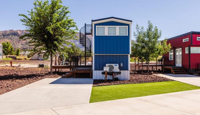 Stargazing Deck & Hot Tub, Zions Tiny Getaway
