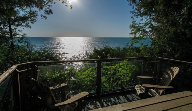 Starlight Lakefront Cottage