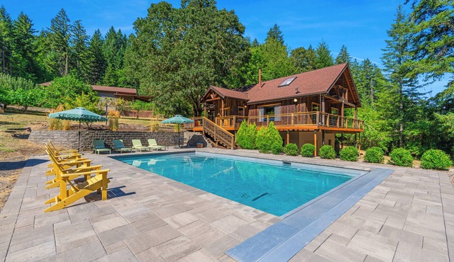 Starlight Lodge with Private Pool & Game Room