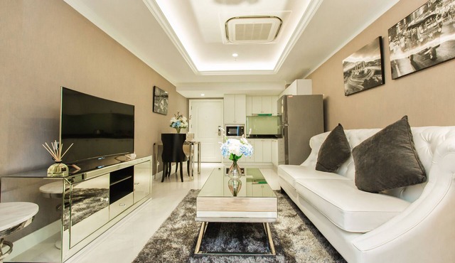 STATE TOWER SILOM BY HALOTH Luxury Economy room in Bangkok Thailand