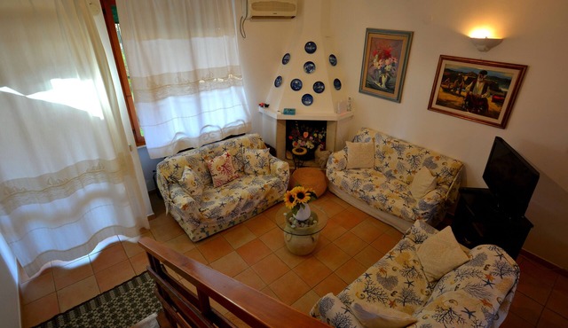 Stately home 50 meters from the sea. Perfect for families