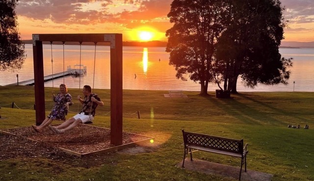 Stay a while @Murray’s Beach Retreat | Family & Pet-friendly