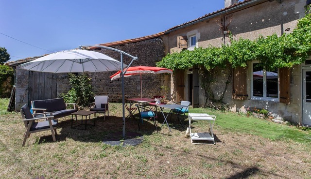 Stay at La Grange des Zarts: Renovated House, Wi-Fi, Parking, Between Nature and Culture