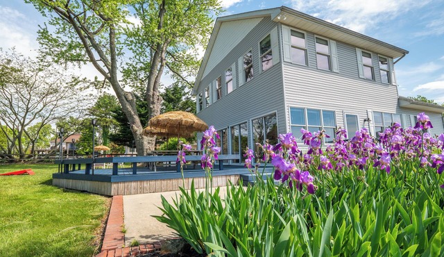 Stay by MD's Chesapeake Bay this Father's Day! Walk to Marina & Restaurant.