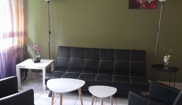 Stay in Caen - Spacious 4 Bedroom Apartment, Near the Beach