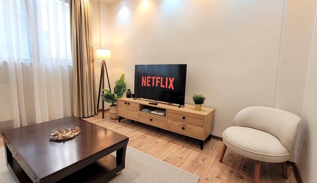 Stay in the heart of Istanbul’s creative soul—Cihangir. This spacious, stylish apartment is steps from Taksim Square, Istiklal Street, and Kabataş Tramway, perfect for groups seeking comfort, culture, and convenience.