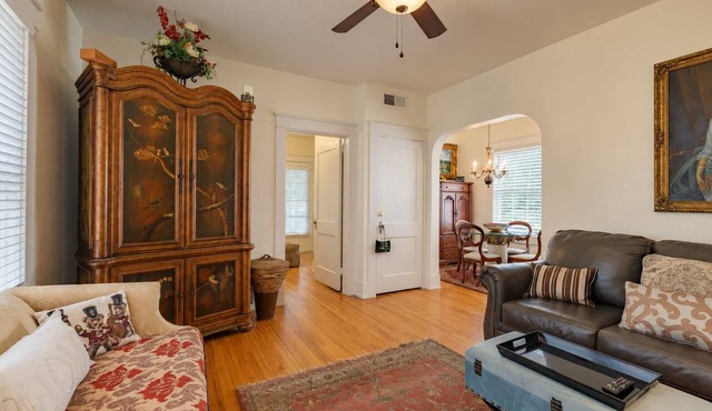 Stay in the Heart of Midtown Mobile | Pet Friendly