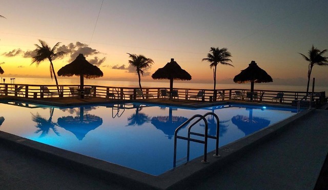 Stay Salty: Keys Dreams 1BR Condo Steps from the Sand
