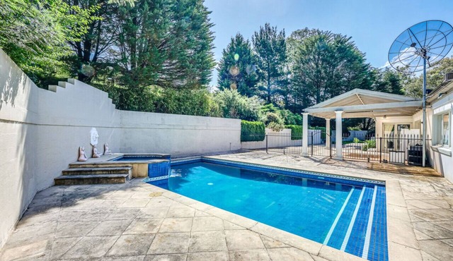 StayAU Expansive 6BR Villa Scenic Warrandyte