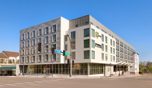 Staybridge Suites Rochester - Mayo Clinic Area by IHG