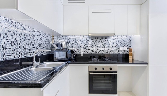Staycae Holiday Homes 1 Bedroom Family Apartment, Aykon C
