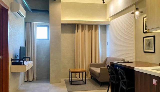Staycation 1BR Servce Aprtmnt 2px allows 5px 1901