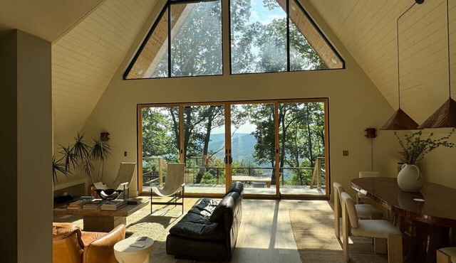 Stayframe: a designer getaway with mountain views