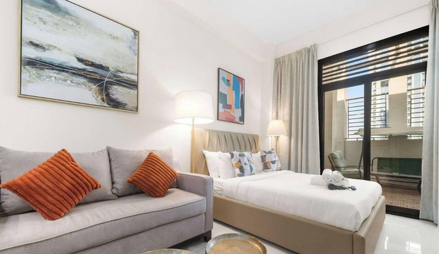StayShort - Chic Studio Apartment in JVT Sleeps 2