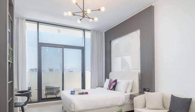 StayShort - Modern Studio Retreat in Al Furjan - Sleeps 4!