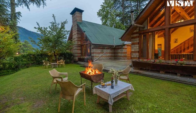 StayVista at Retreat Cottages 6 & 3 BR cottages with Bonfire and Lawn