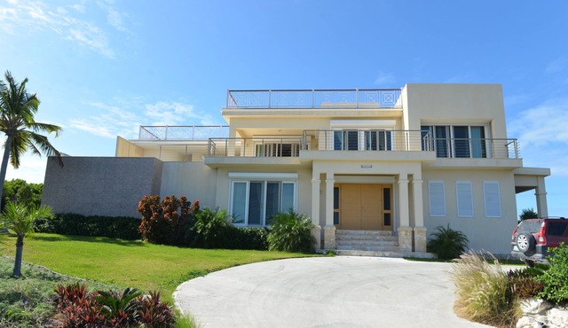 Stella Views has stunning 360 degree views of Long Island, Atlantic & Caribbean