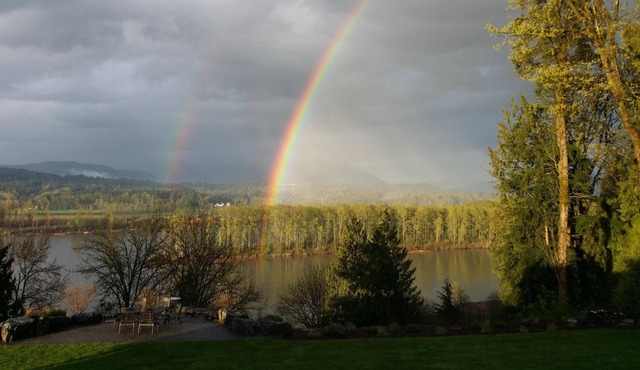 Step away from life's bustle to this breathtaking scenic property.