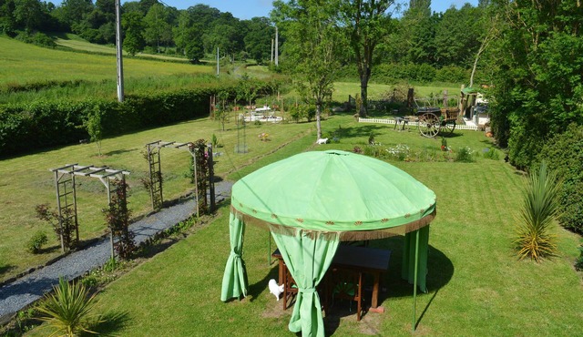 Step back in time at our 1930s/40s decorated 18th Century home