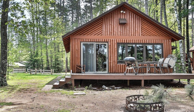 Stepaway Vacation Rentals- Getaway Cabin