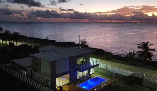 STEPHENS HOUSE, 7 color ocean front San Andres Islands.
