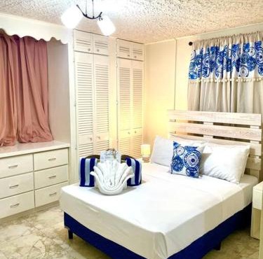 Steps 2 Beach - 5 Bedroom 3 Bathroom Villa