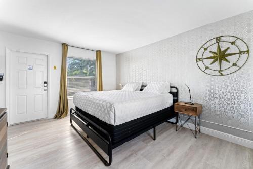 Steps from the beach-All renovated studio Unit #3