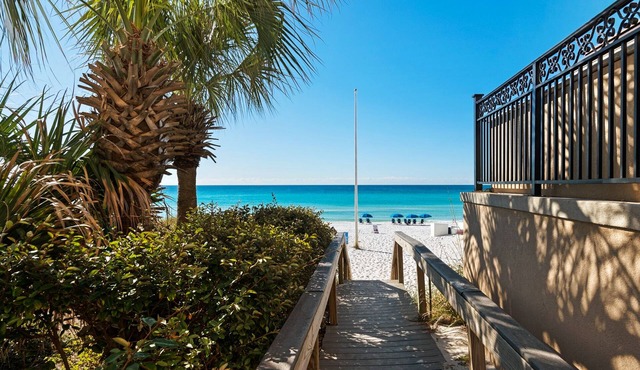 Steps from the Beach, Pet Friendly!