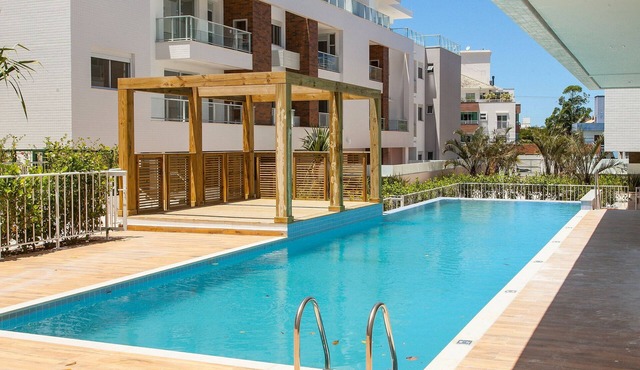 Steps from the sea in Novo Campeche: high-end