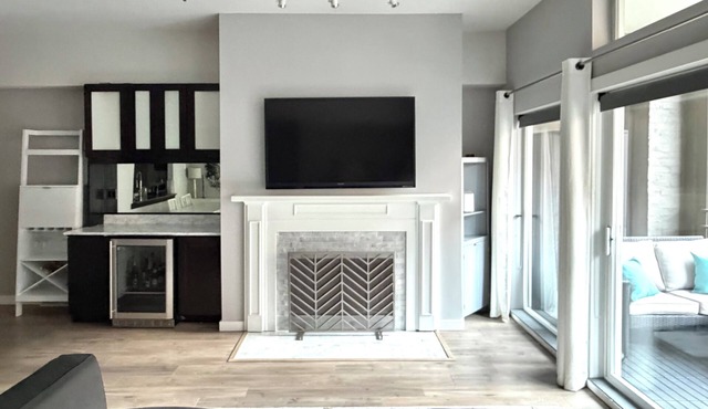 STEPS from the World Cup - Spacious 1BR next to Lumen Field