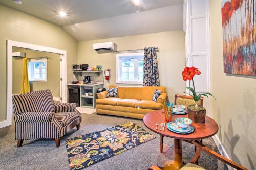 Steps to Branson Landing: Cozy Downtown Cottage!