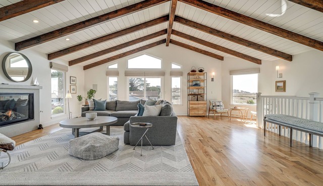 Steps to Ocean: Luxe Family Home in Half Moon Bay!