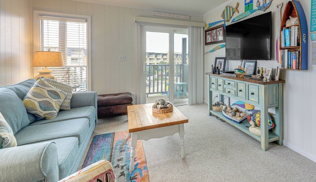 Steps to Sand! Condo w/2 Pools in Atlantic Beach