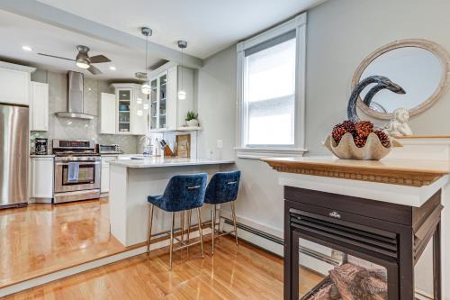 Steps to Short Beach: Ocean-View Apt w/Deck!
