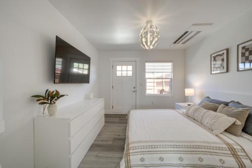 Steps to Soap Lake: Studio Stay w/Patio!