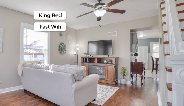 Steps to Southeast Hospital - Fast Wifi - King Bed