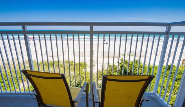 Steps to the Beach - Short Drive to Dining/shops SSII102