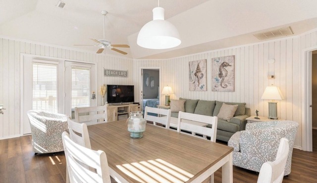 Steps to the beach- 2Bd 2Bth Cottage- Pool -Off of Shore Drive