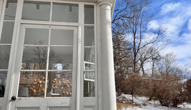 Steps to the Delightful Village of Millbrook ☆ Fun Family Getaway