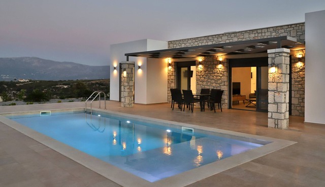 Sternes Tropicana Executive Villa with pool, Sitia