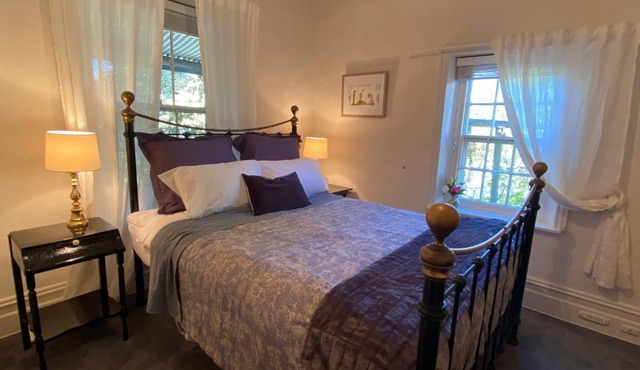 Stirling Cottage