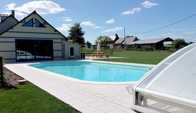 Stone Cottage with Private Heated Pool in the Guéra Valley