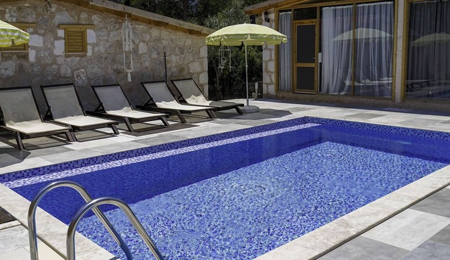 Stone Flat w Pool and Garden in Antalya