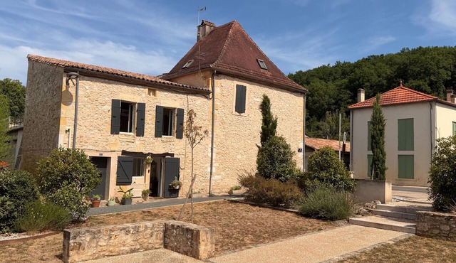 Stone House by the Canal in Saint-Capraise-de-Lalinde, Dordogne
