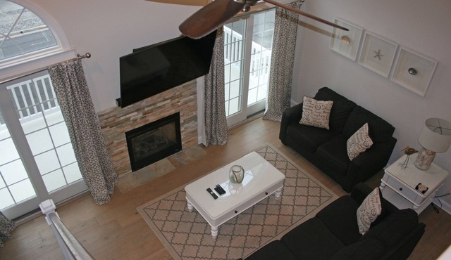 Stone Harbor With Water View! 1 Block to Downtown